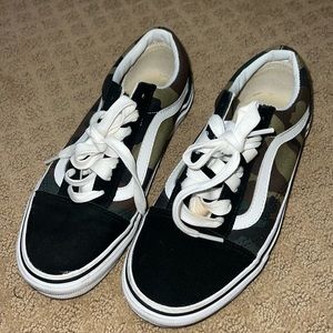 Customer camouflage Vans